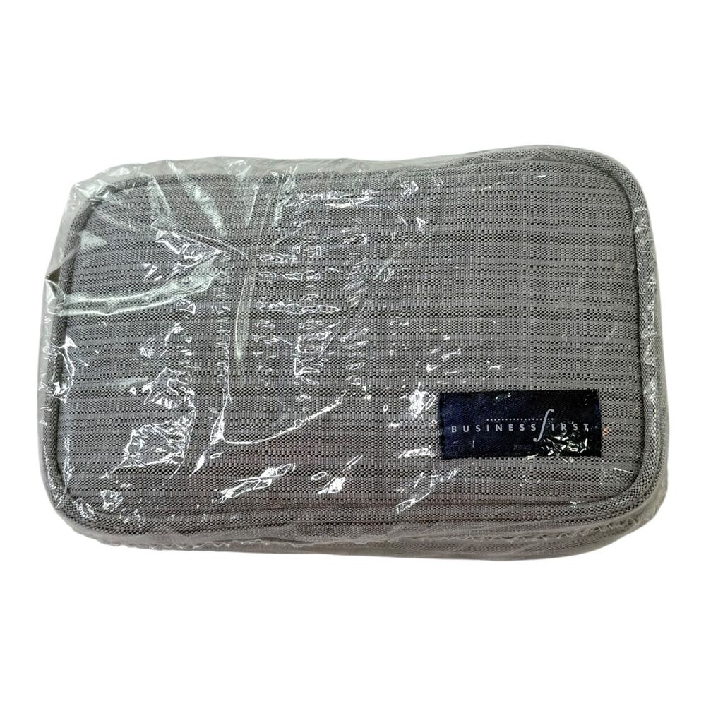 Continental Airlines First Class Complimentary Amenity Kit 5 VTG Travel Bag‎ New